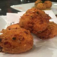 Red Lobster hush puppies image