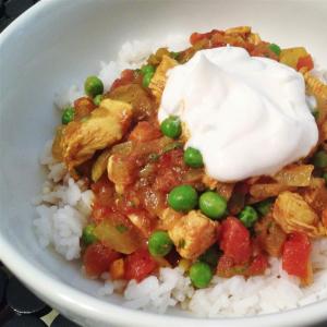 East Indian Chicken with Tomato, Peas, and Cilantro_image
