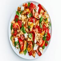 Fancy and Beautiful Tomato Salad_image