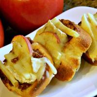 Fig and Brie Crostini_image