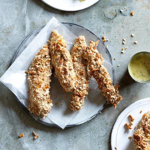 Pretzel-crusted chicken tenders with honey-mustard dip | Recipes | WW USA_image