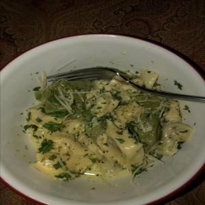 Tortellini with Basil-Cream Sauce_image