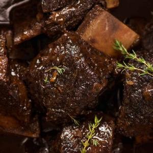 Braised Short Ribs with Red Wine Sauce Recipe_image