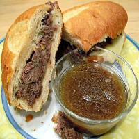 Slow Cooker French Dip Sandwiches_image