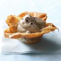 Phyllo Cups with Cappuccino Cream_image