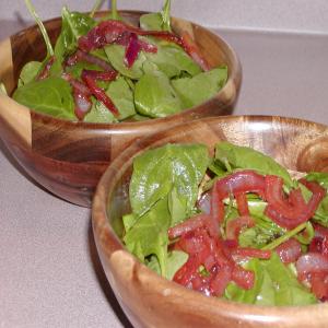 Spinach With Sweet Red Onion_image