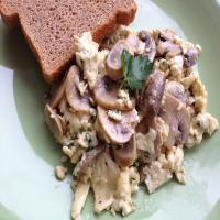 Scrambled Eggs with Mushrooms_image