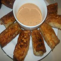 Reuben Egg Roll Wraps With Dipping Sauce_image