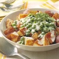 Roasted potatoes with creamed peas_image