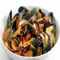 Steamed Mussels with Fennel and Tomato image