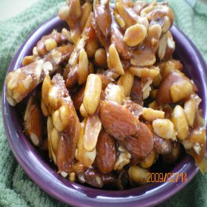 Hot and Sweet Nut Brittle_image