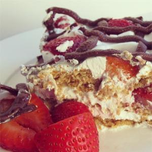 Strawberry Icebox Cake_image