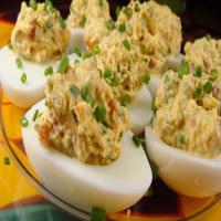 Deviled Eggs With Chives_image