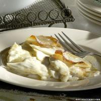 Garlic Scalloped Potatoes image