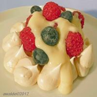 Berries With Custard Sauce (Light and Easy)_image
