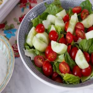 Mixed Green Salad with Roquefort Dressing_image