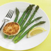 Steamed Asparagus with Warm Goat Cheese image