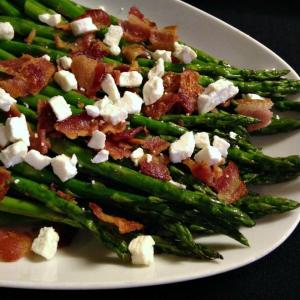 Roasted Asparagus with Bacon and Feta Cheese_image