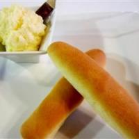 Breadsticks with Parmesan Butter_image