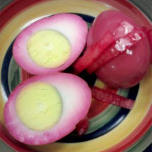 Red Beet Eggs for a Crowd_image