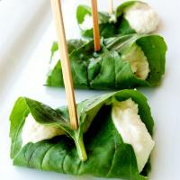 Prim's Basil-Wrapped Goat Cheese Balls_image