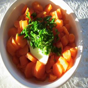 Glazed Fresh Carrots Vichy_image