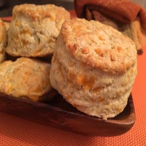 Flaky & Tender Cheddar Biscuits_image