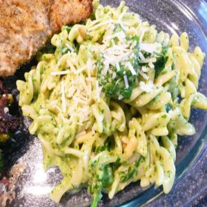 Fusilli With Glorious Green Spinach Sauce_image