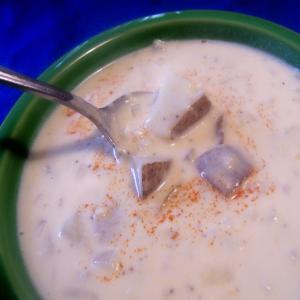Potato Soup With Green Chilies and Cheese_image