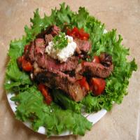 Pepper Crusted Beef With Cherry Tomatoes_image
