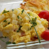 Green Garlic and Ham Scrambled Eggs with Cheese_image