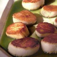 Sea Scallops in Herb Broth_image