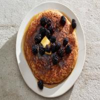 Whole Grain Pancakes with Blackberries_image