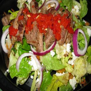 Beef, Arugula and Red Pepper Pesto Salad_image