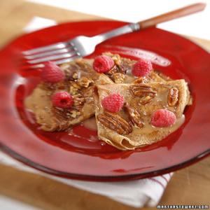 Buttered Crepes with Caramel and Pecans_image