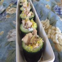 Little Smoked Salmon Cucumber Cups With Peppered Creme Fraiche_image