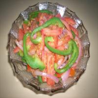 Sauteed Onion, Green Pepper, & Tomato Salad_image
