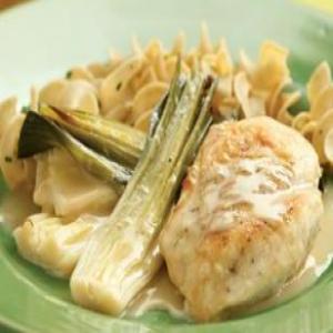 CHICKEN WITH CREAMY-DREAMY BRAISED LEEKS image