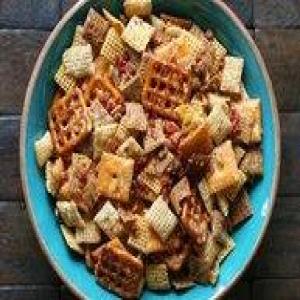 Slow Cooker Cheesy Bacon Chex® Mix_image