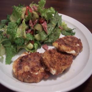 Fried Mozzarella With Salami & Portabella Salad (30 Min Meal_image