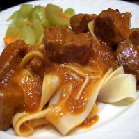 Round Steak Cubes With Sauce_image