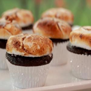 Chocolate Cupcakes with Burnt Orange Marshmallows_image