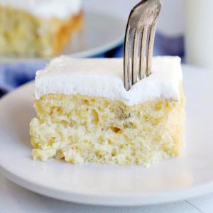 Banana Cake with Cream Cheese Frosting_image