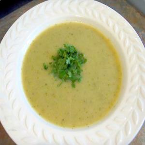 Hearty Low Fat Broccoli Soup_image