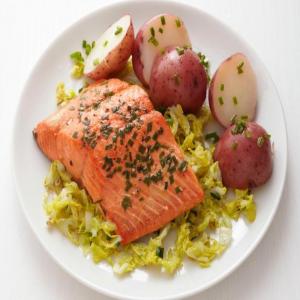 Chive-Coriander Salmon and Cabbage image