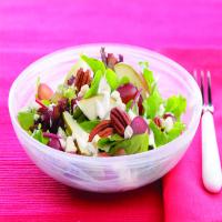 Mixed Greens with Pear & Pecan Salad_image
