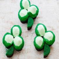 St. Patrick's Day Green Velvet Cupcake Shamrocks Recipe - (4.5/5)_image
