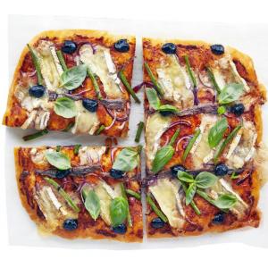 Niçoise-style pizza image