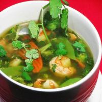 Shrimp in a Spicy Ginger-Cilantro Broth - Clean Eating_image