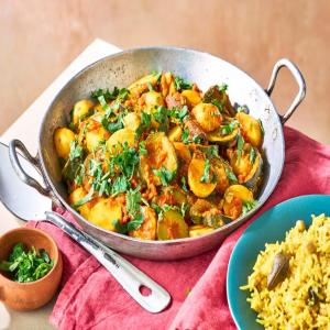 Courgette curry with lemon rice image